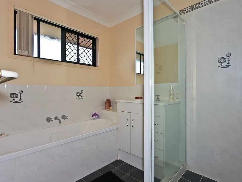 5 Richardson Ct, Edens Landing QLD 4207