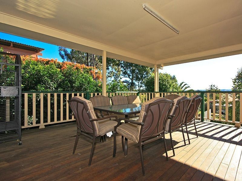 1 Auburn St, Edens Landing QLD 4207