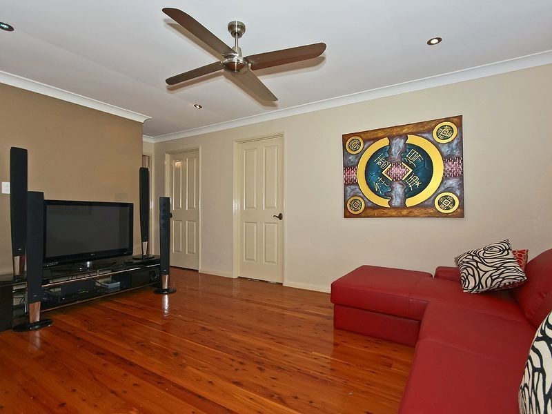 1 Auburn St, Edens Landing QLD 4207