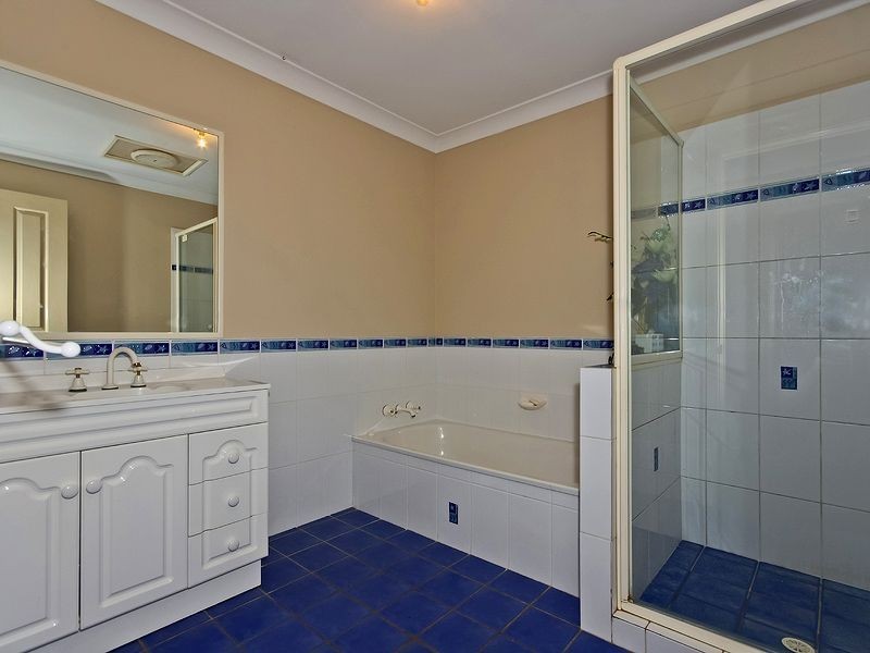 1 Auburn St, Edens Landing QLD 4207