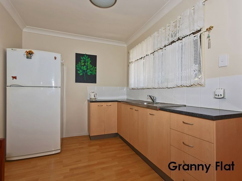 1 Auburn St, Edens Landing QLD 4207