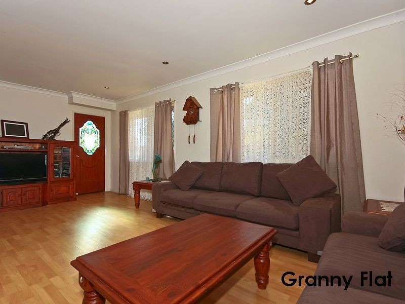 1 Auburn St, Edens Landing QLD 4207