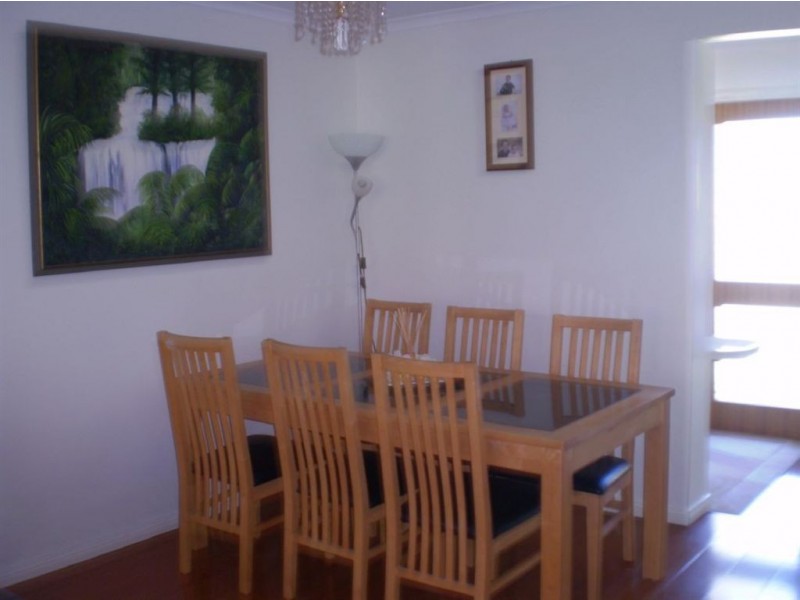19 Kaiser Drive, Windaroo QLD 4207