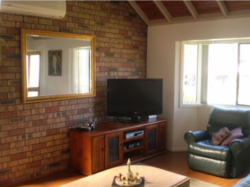 19 Kaiser Drive, Windaroo QLD 4207