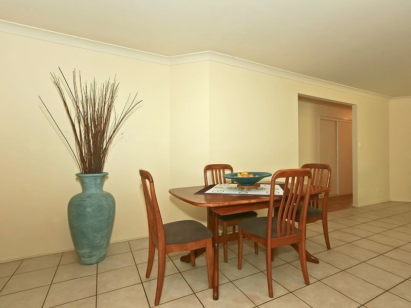 8 Riley Ct, Windaroo QLD 4207