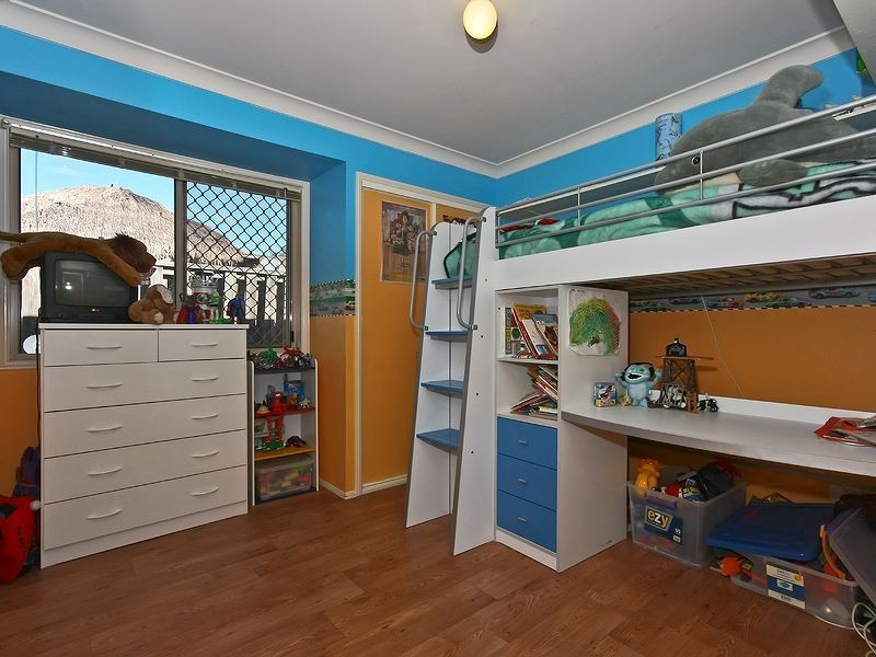 8 Riley Ct, Windaroo QLD 4207