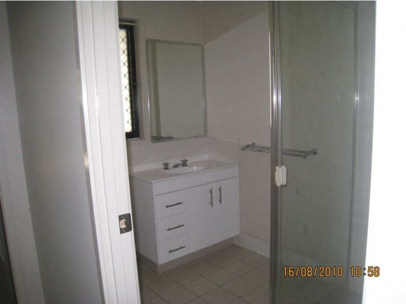 8 Goundry Dr, Holmview QLD 4207