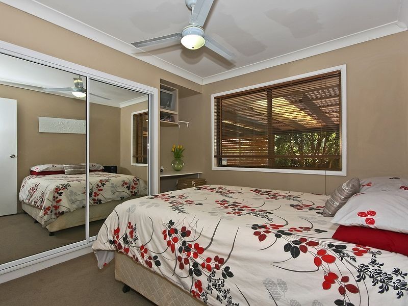 15 Schweitzer St, Mount Warren Park QLD 4207