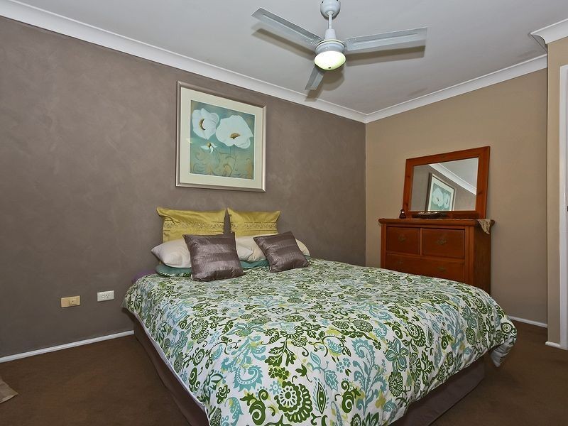 15 Schweitzer St, Mount Warren Park QLD 4207