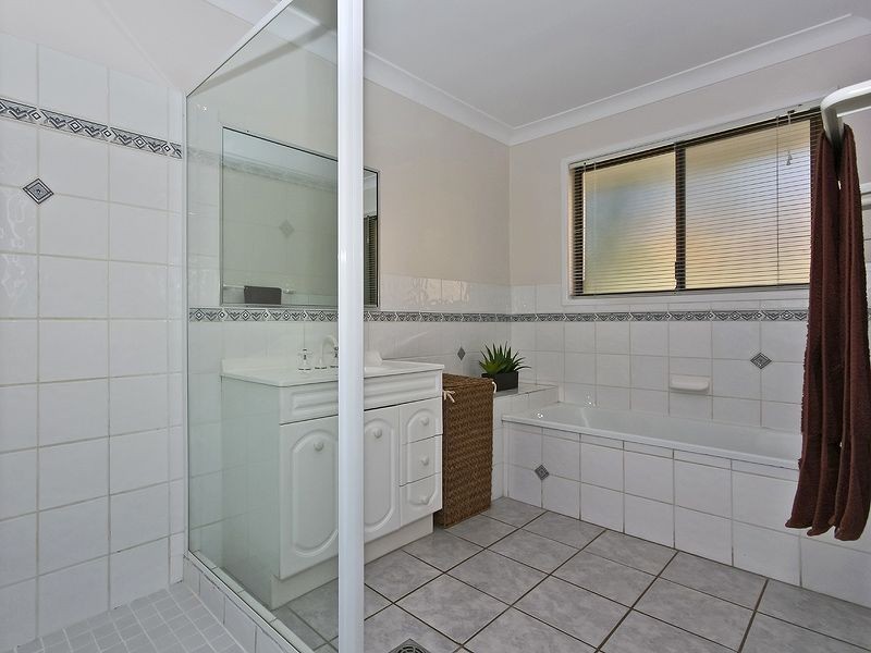 15 Schweitzer St, Mount Warren Park QLD 4207