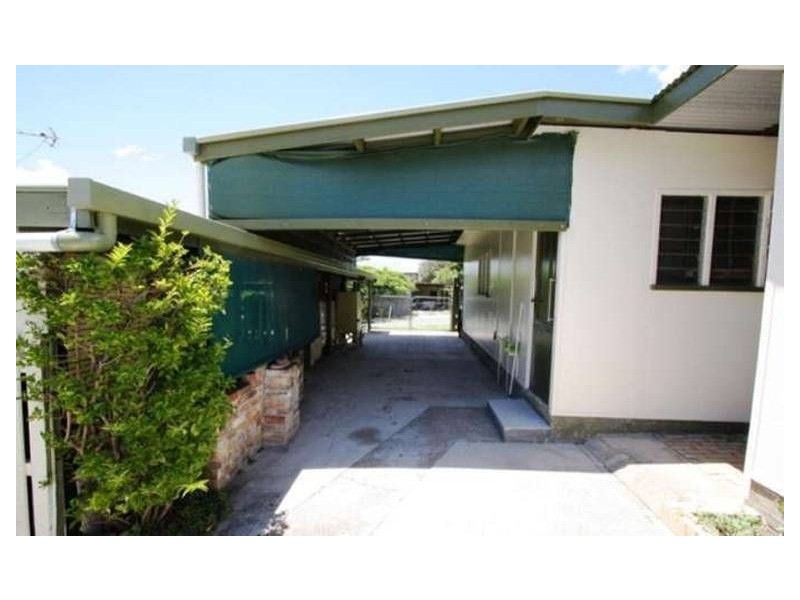 92 Milne St, Mount Warren Park QLD 4207