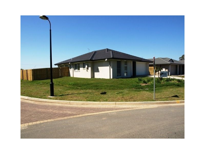 1 Ridgemount Street, Windaroo QLD 4207