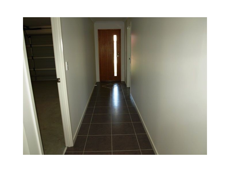 1 Ridgemount Street, Windaroo QLD 4207