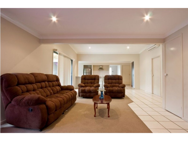 18 Guyra Close, Mount Warren Park QLD 4207