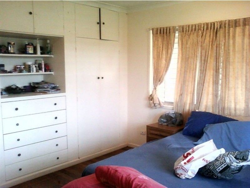 81 Nujooloo Rd, Slacks Creek QLD 4127