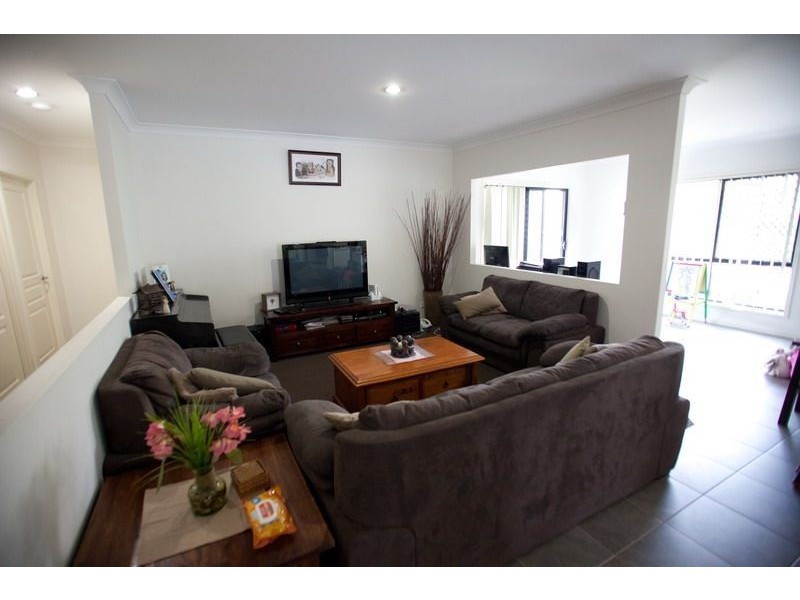 12 Benarkin Cl, Waterford QLD 4133