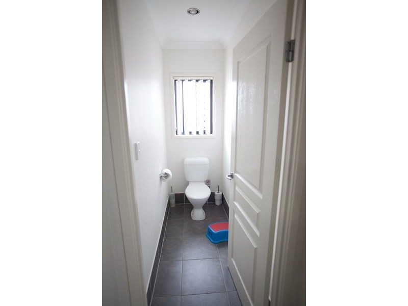 12 Benarkin Cl, Waterford QLD 4133