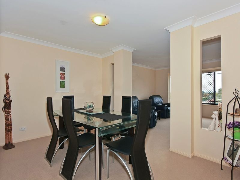 5 Richardson Court, Edens Landing QLD 4207