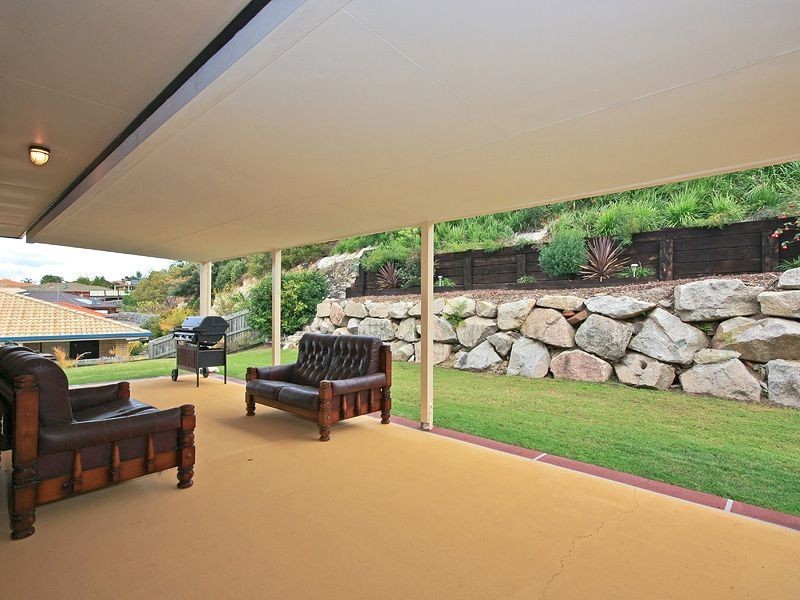 5 Richardson Court, Edens Landing QLD 4207