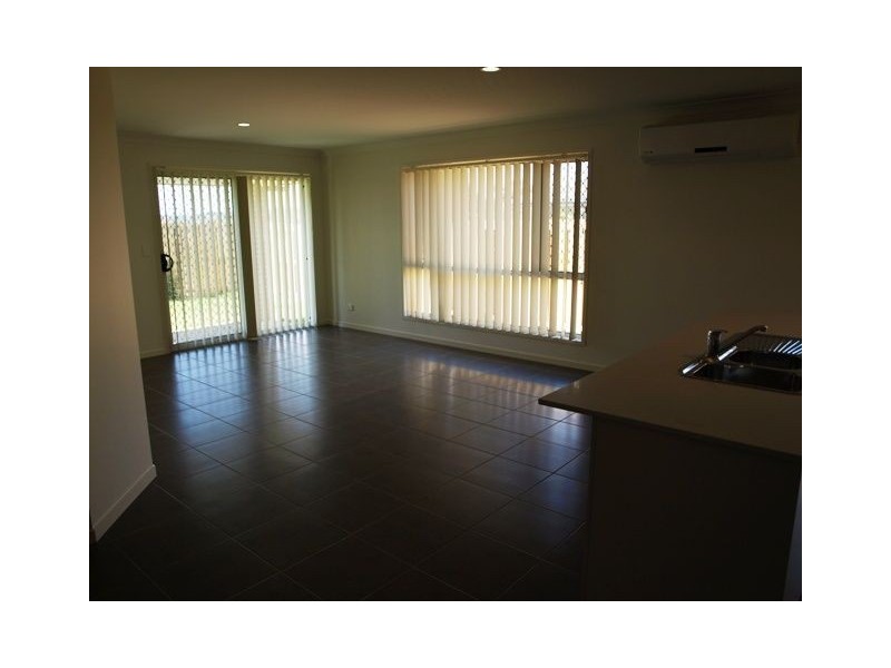 1 Ridgemount Rd, Windaroo QLD 4207