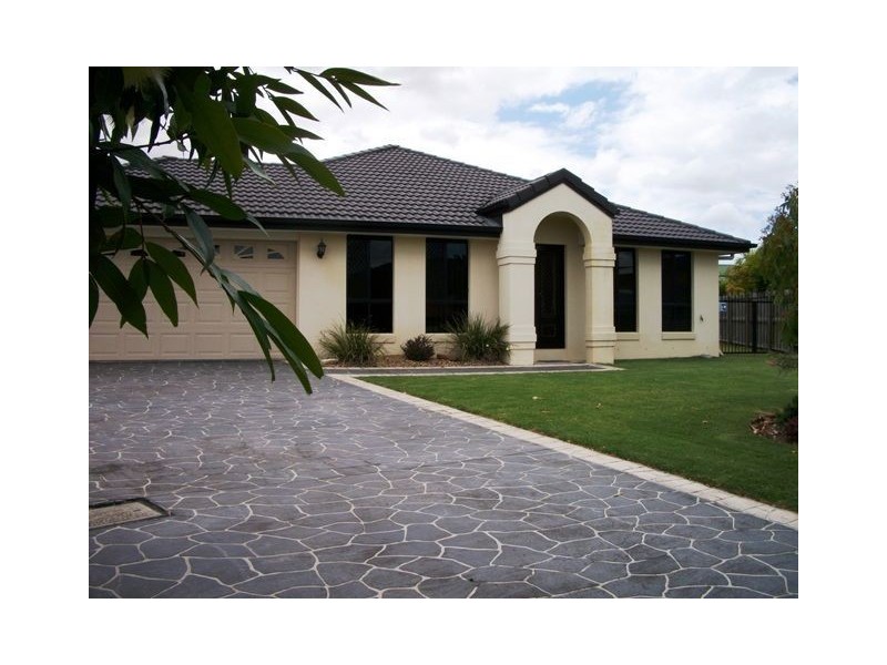 10 Mistletoe Court, Ormeau QLD 4208