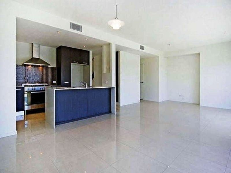 28 Marina Pde, Jacobs Well QLD 4208