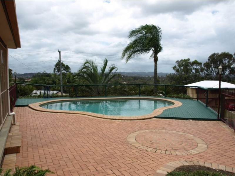 8 Auburn Street, Edens Landing QLD 4207