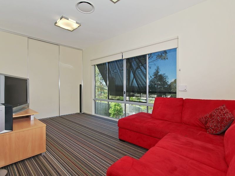 7 Nexus Close, Edens Landing QLD 4207