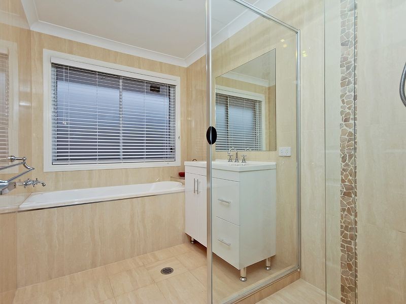 38 Mountain View Cr, Mount Warren Park QLD 4207