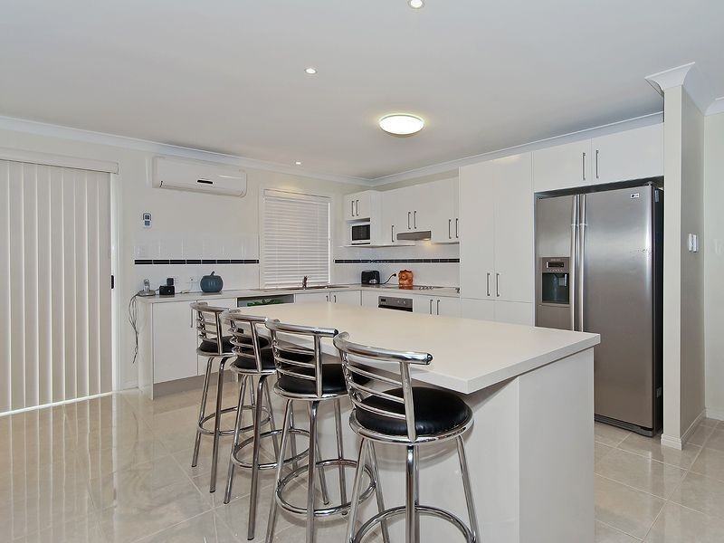 38 Mountain View Cr, Mount Warren Park QLD 4207