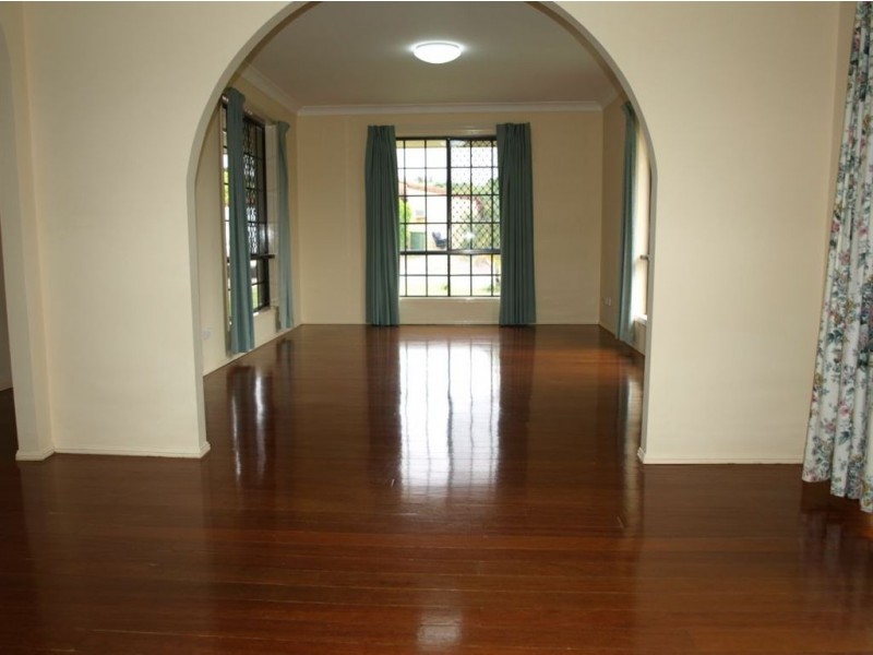 3 Tregana Cct, Edens Landing QLD 4207