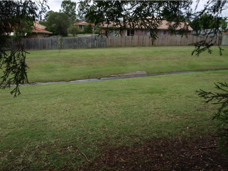 3 Tregana Cct, Edens Landing QLD 4207