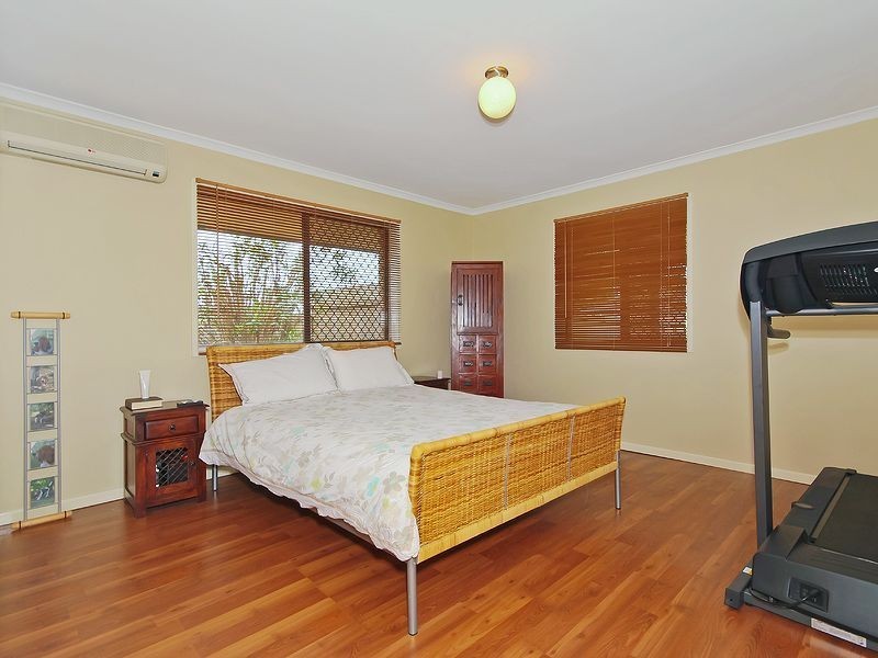 33 Lima Street, Edens Landing QLD 4207