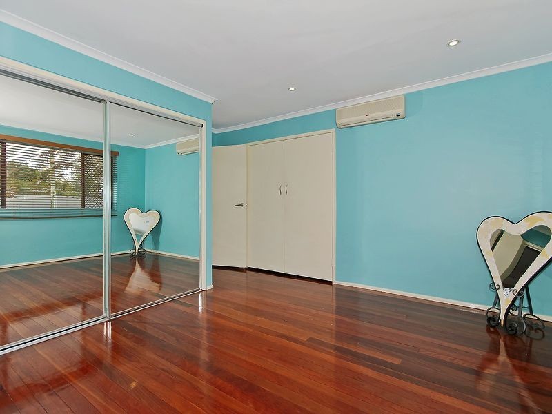 33 Lima Street, Edens Landing QLD 4207