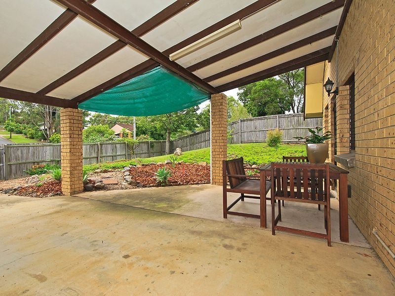 33 Lima Street, Edens Landing QLD 4207