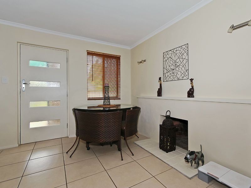 33 Lima Street, Edens Landing QLD 4207