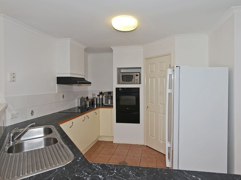 82 Overland Drive, Edens Landing QLD 4207