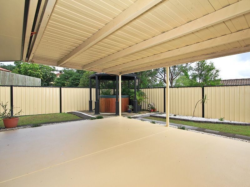 82 Overland Drive, Edens Landing QLD 4207