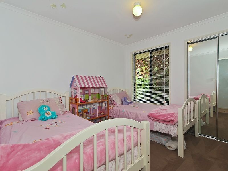 82 Overland Drive, Edens Landing QLD 4207