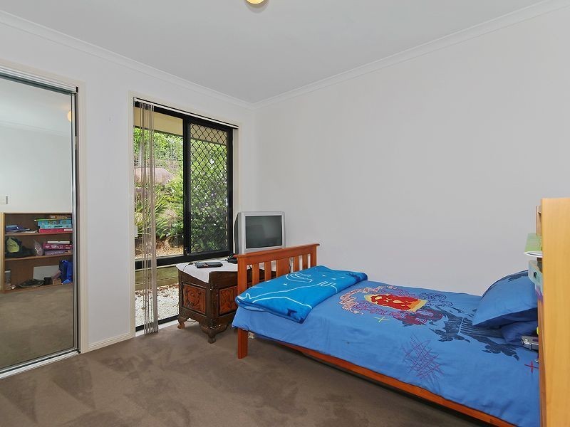 82 Overland Drive, Edens Landing QLD 4207