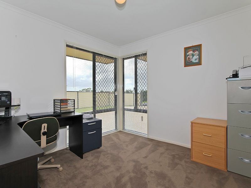 82 Overland Drive, Edens Landing QLD 4207