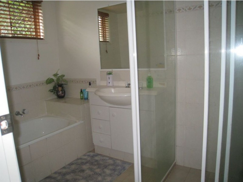 15 Allenby Cr, Windaroo QLD 4207