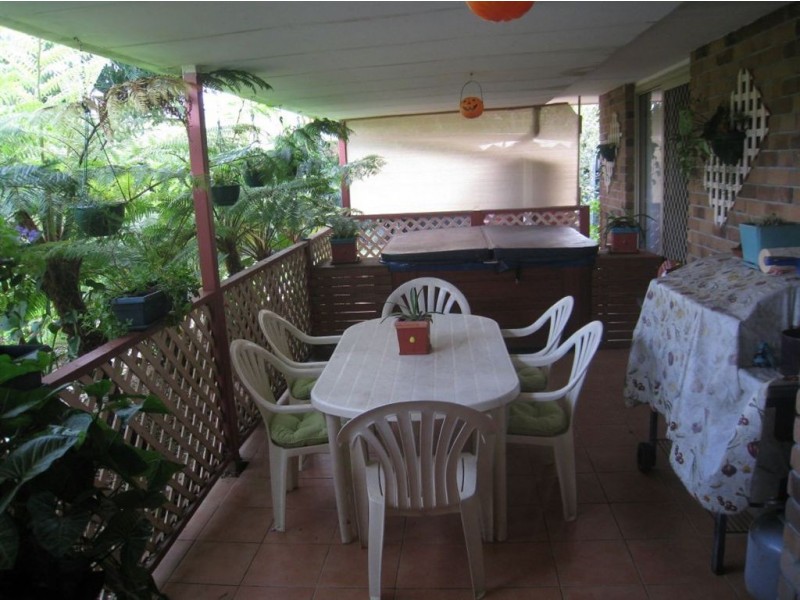 15 Allenby Cr, Windaroo QLD 4207