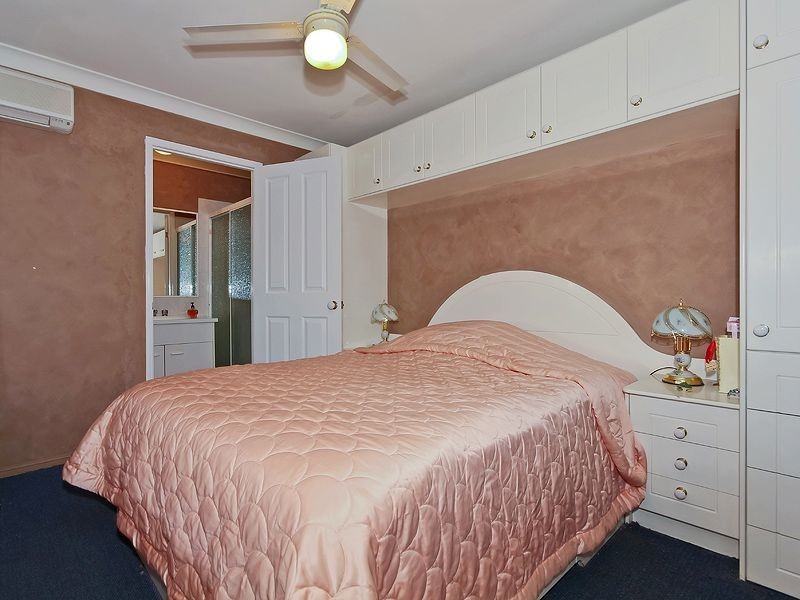 37 Leighton Drive, Edens Landing QLD 4207