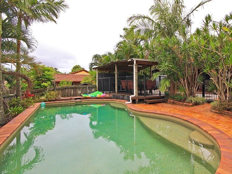 37 Leighton Drive, Edens Landing QLD 4207