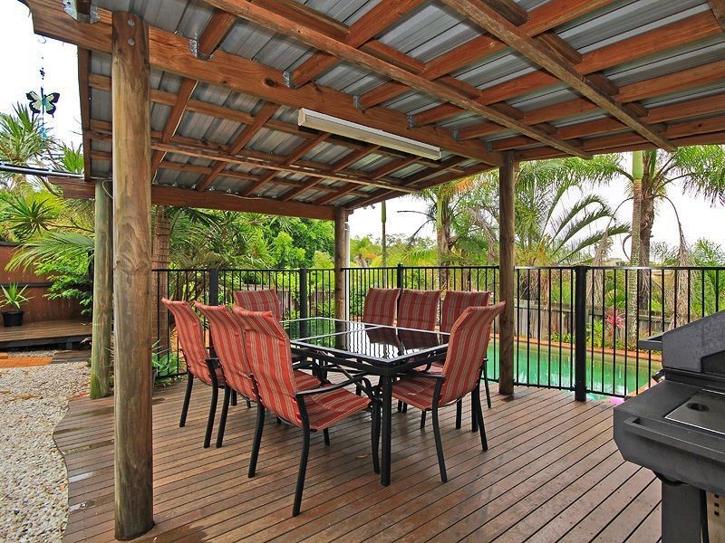 37 Leighton Drive, Edens Landing QLD 4207