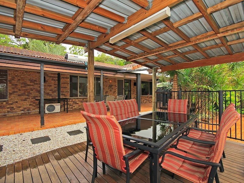 37 Leighton Drive, Edens Landing QLD 4207