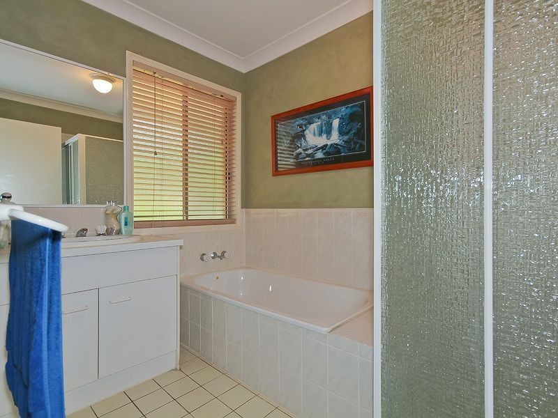 37 Leighton Drive, Edens Landing QLD 4207