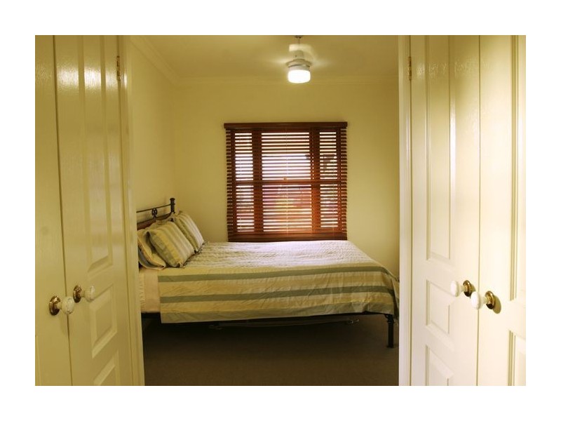 12 Gloucester St, Waterford QLD 4133