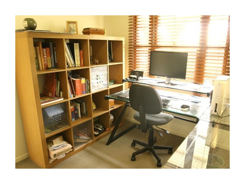 12 Gloucester St, Waterford QLD 4133